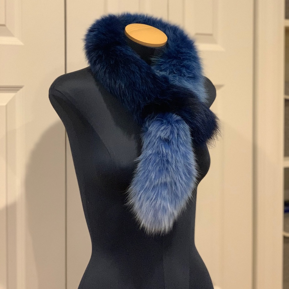 100% Fox Fur blue gradation scarf